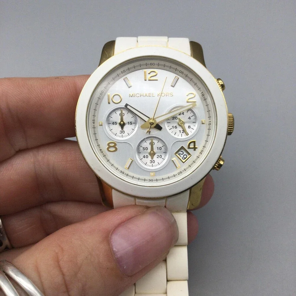 Michael Kors MK 5145 Runway Chronograph Womens Watch 39mm White New Battery 6.5